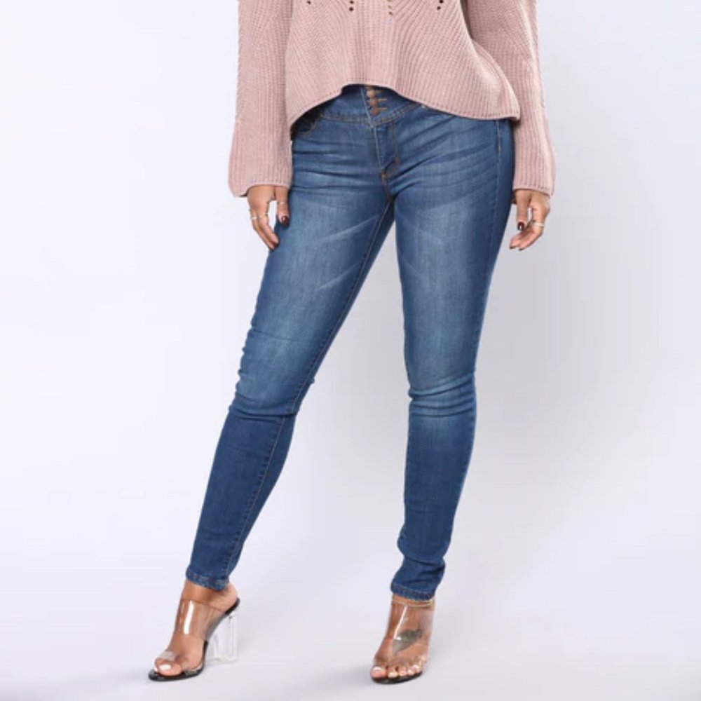 Keep Dreaming Booty Shaping Jeans - Medium Blue Wash